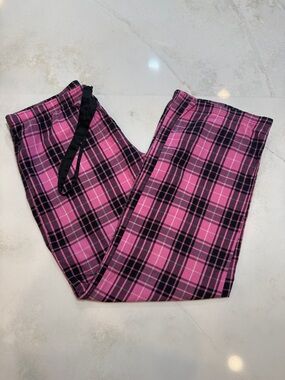 PINK Victoria's Secret Pink and Black Plaid Lounge Pants